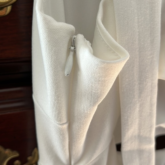 Cutest jumpsuit ever by Kendall and Kylie - Picture 8 of 10